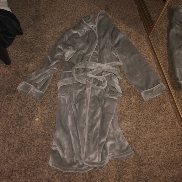 Gray Robe - Picture 2 of 2
